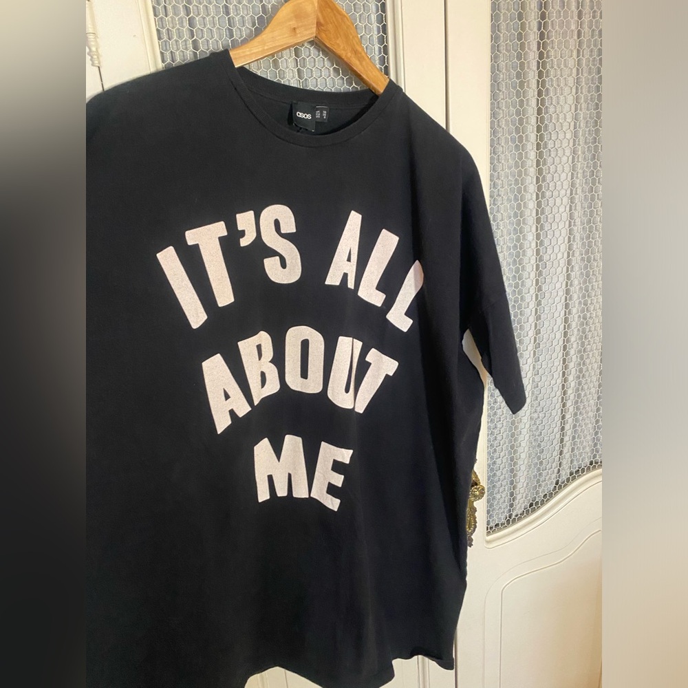 ASOS oversized T-shirt mini dress in black with graphic “ It’s All About Me” - Picture 2 of 7